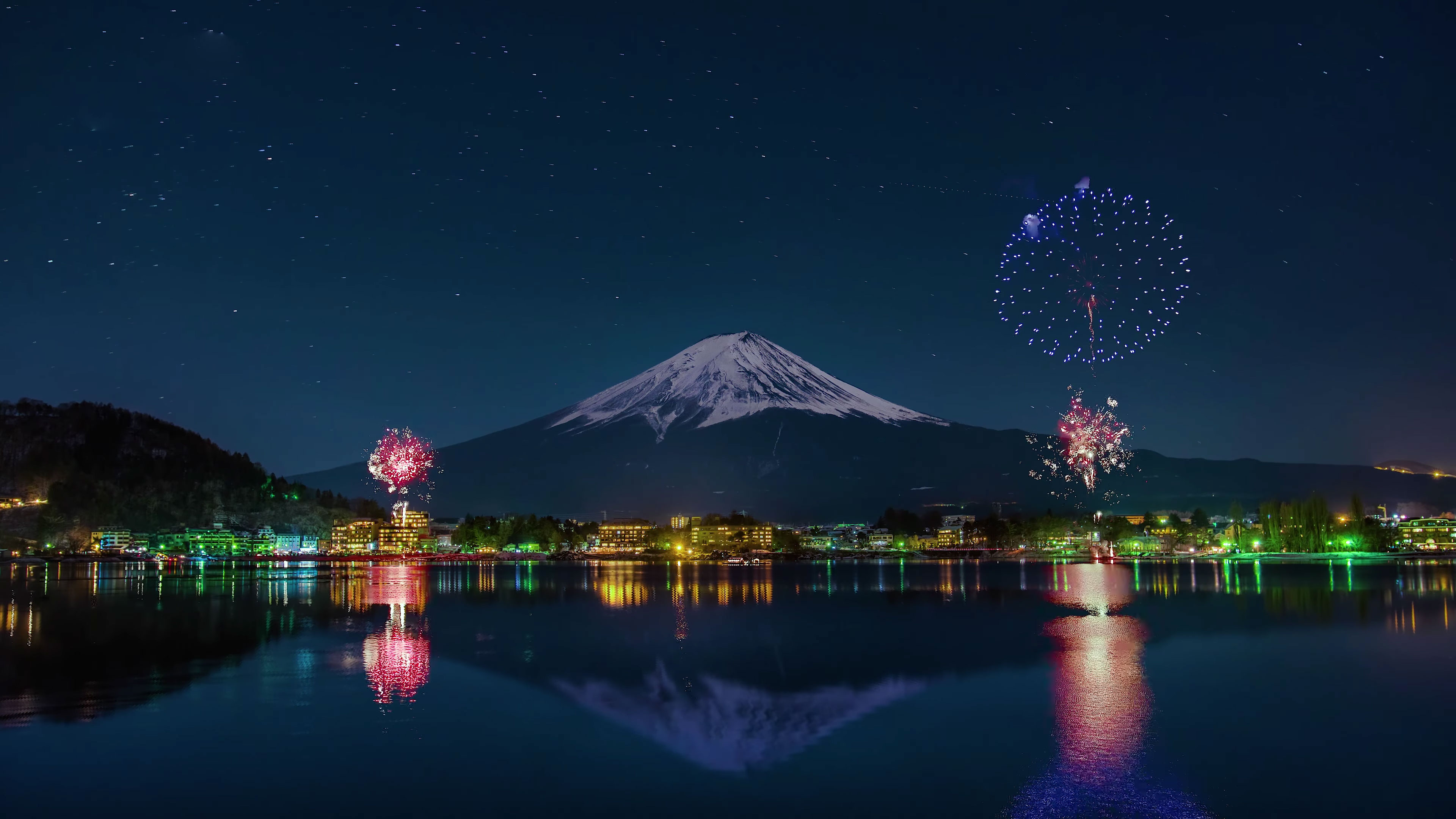 富士山下实拍河口湖冬花火