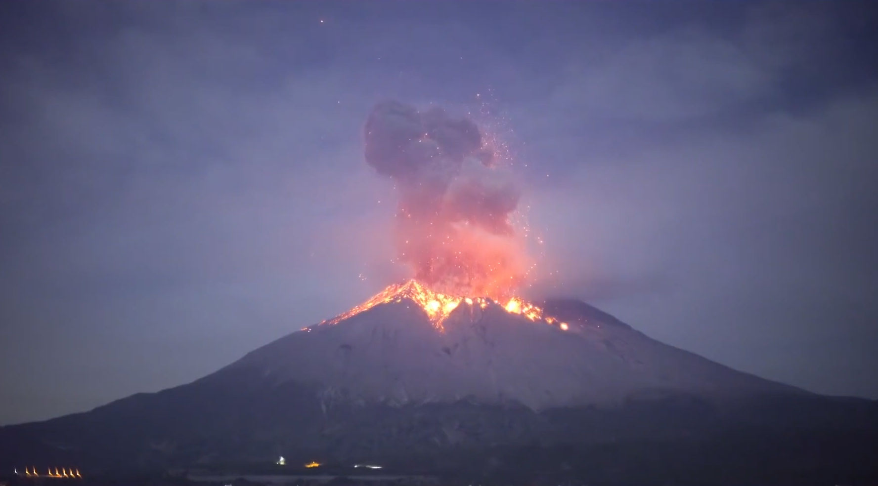 日本火山喷发，大自然的魅力-(2).jpg